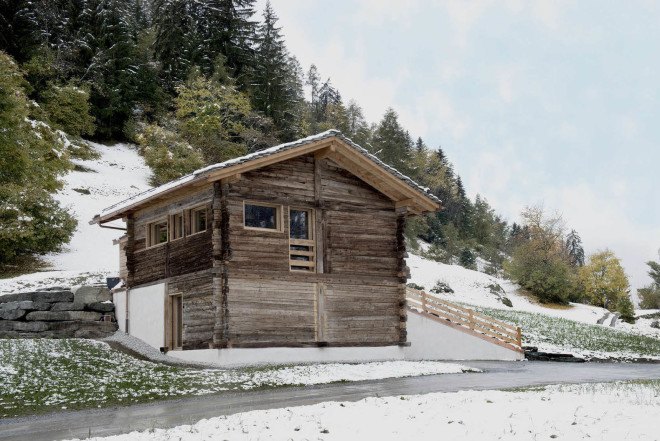 Larch barn, barn renovation, Alp'Architecture sàrl, green renovation, timber architecture, Minergie certification, energy efficiency, solar panels, Switzerland, low energy consumption, energy-efficient home