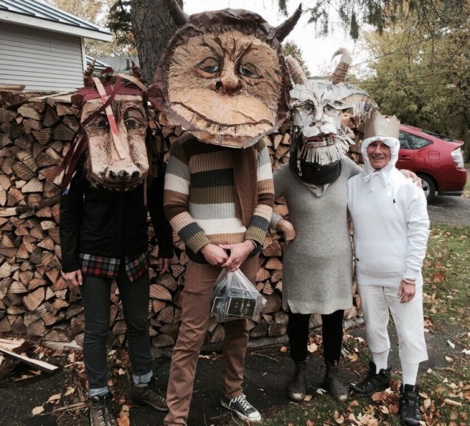 DIY halloween costume, DIY costume, halloween costume, halloween costume ideas, do it yourself costume, recycled costume, Halloween