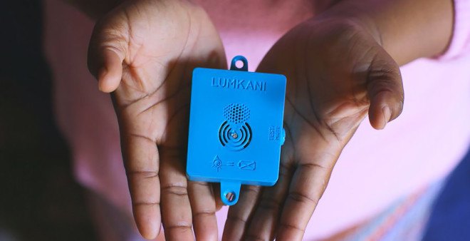 South Africa, slums, Khayelitsha, fire detector, smoke detector, Cape Town, Lumkani, startups, social design, low-tech alarm for slums in South Africa, low-tech solution to slum fires, slum fires south africa, Lumkhani alarm