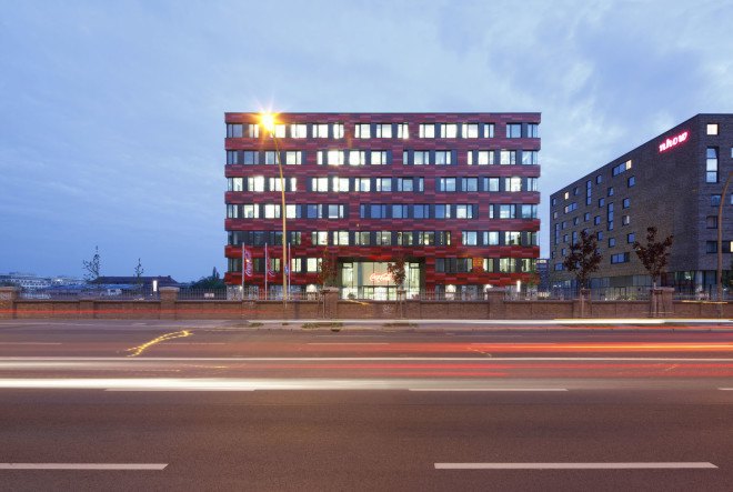 nps tchoban voss, berlin architecture, berlin sustainable architecture, berlin green buildings, red ceramic facade, coca cola headquarters