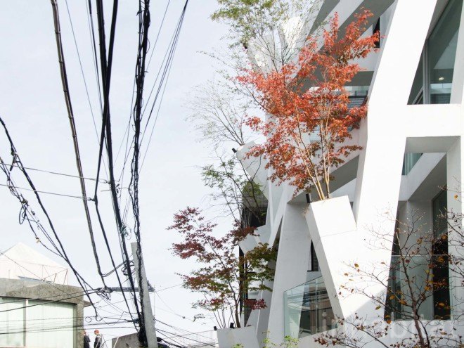 Sou Fujimoto, japanese architecture, tokyo architecture, japanese house, Japanese design, vertical forest, Bosco Verticale, green facade, omotesando, Omotesando Branches, Trees Building, facade