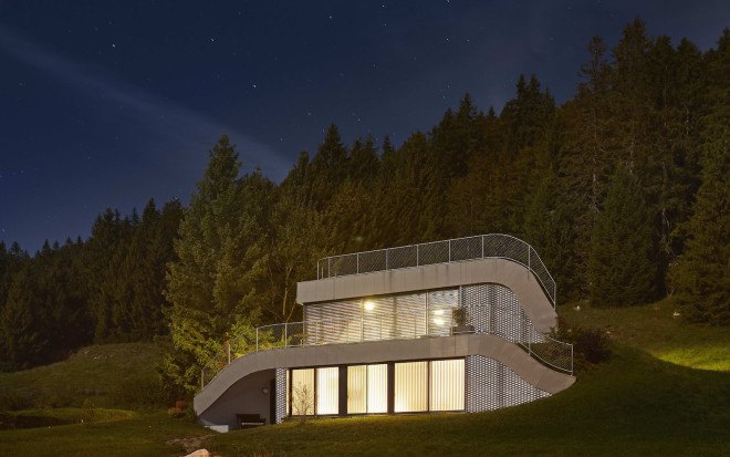 green roof, Casa Jura, Casa Jura by JDS Architects, JDS Architects, green roofed home, green roofed retreat, holiday home, holiday retreat, open plan layout, open plan, full height glazing, house built into a slope, walk on green roof, Jura mountains