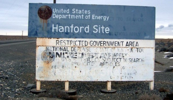 hanford nuclear reservation, hanford nuclear, b reactor, manhattan project, atomic bomb site, polluted nuclear weapons site, washington state