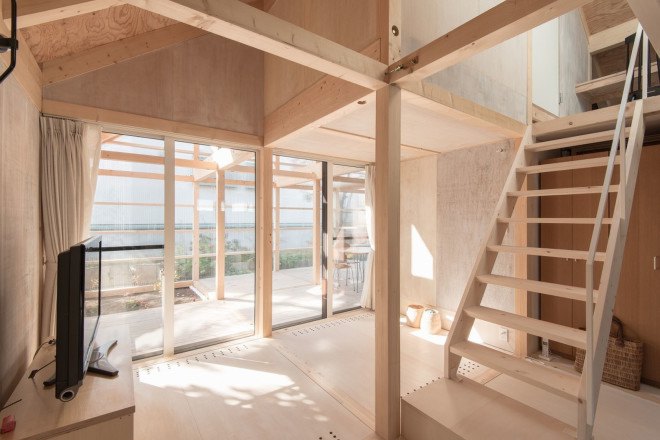 House in Shinkawa, Japan, Hokkaido, Yukari Yamahiro, Japanese architects, greenhouse, polycarbonate panels, thermal insulation, natural lighting, small footprint, green archiecture