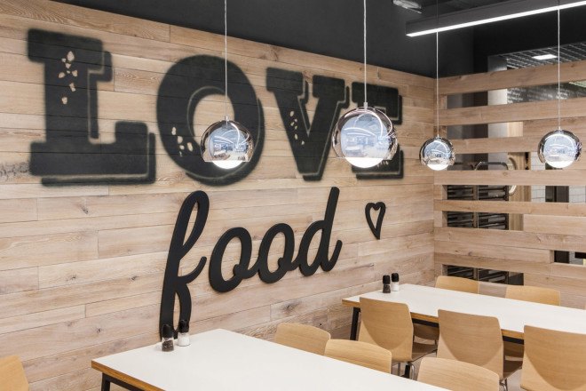 mode:lina architekci, LIDL, supermarket chains, green interior, Poland, wood interior, wooden furniture, natural lighting, restaurant design