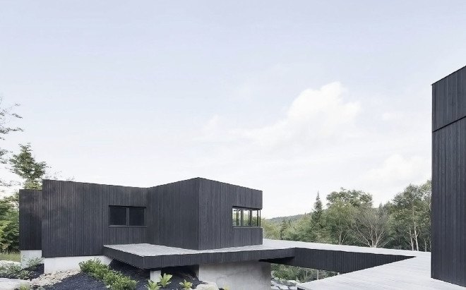 La Héronnière, off-grid home Quebec, Canada, Alain Carle Architecte, self-sufficient Quebec house, solar-powered Quebec home, Quebec home made with recycled materials,