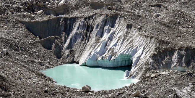 Khumbu Glacier, mt everest glaciers, everest glaciers, glacial melt, tibet, china, bottled water, climate change, melting glaciers, glacial lakes