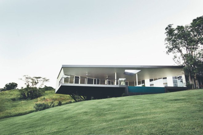 Teeland Architects, Stealth House, Stealth House by Teeland Architects, photovoltaic systems, wastewater recycling, natural light, cantilevered home, panoramic views, site specific design, cantilever, solar-powered house, Sunshine Coast,
