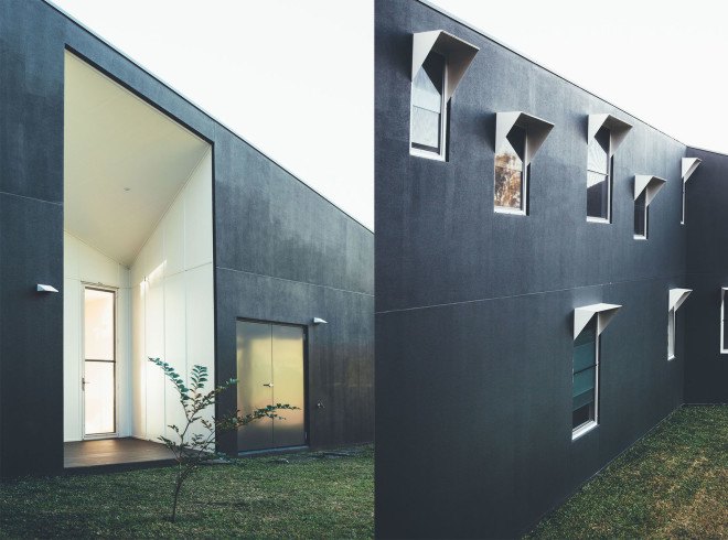 Teeland Architects, Stealth House, Stealth House by Teeland Architects, photovoltaic systems, wastewater recycling, natural light, cantilevered home, panoramic views, site specific design, cantilever, solar-powered house, Sunshine Coast,