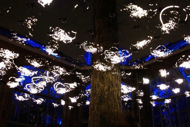 Studio Toer, kinetic installation, Social Sparkles, Amsterdam, Amsterdam Light Festival, Eindhoven, LED lights, twinkling lights, fireflies inspiration, Hortus Botanicus,