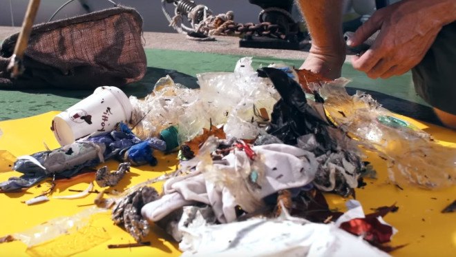 Seabin, ocean waste, water issues, plastic waste, sustainable materials, green technology, natural materials, recycled materials, reused materials
