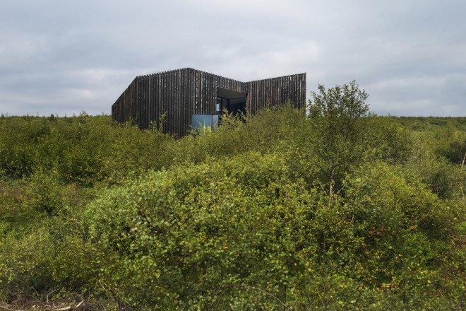 green roof, green architecture, vacation cottage, cottage, PK Arkitektar, geothermal energy, Iceland, underground architecture, concrete, low maintenance
