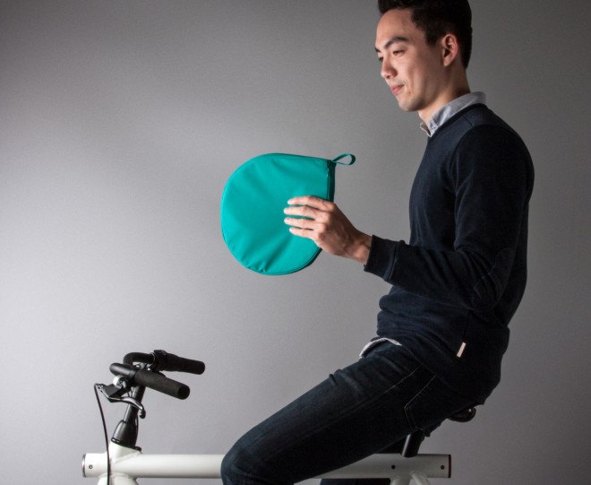 VANMOOF, Boncho, bike poncho, bike rain gear, bicycling accessories, bike accessories, sustainable style, green fashion, waterproof bike poncho, biking in the rain, winter cycling, fall cycling, sustainable design, green design