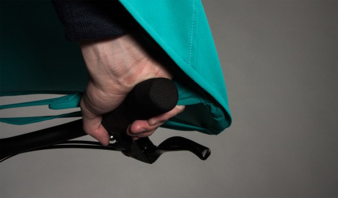 VANMOOF, Boncho, bike poncho, bike rain gear, bicycling accessories, bike accessories, sustainable style, green fashion, waterproof bike poncho, biking in the rain, winter cycling, fall cycling, sustainable design, green design