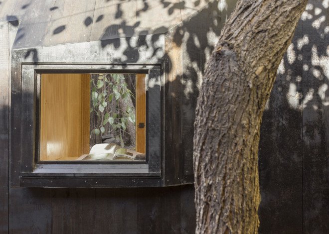 Architensions, Writing Pavilion, writer’s studio, Writing Pavilion by Architensions, Brooklyn, Brooklyn writer’s studio, art studio, plywood, black stained cedar, natural light, skylight, glazed door,