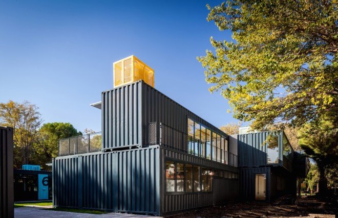 ATÖLYE Labs, cargotecture, shipping containers, repurposed shipping containers, iDEEGE Technopark, iDEEGE Technopark by ATÖLYE Labs, cargotecture tech campus, natural ventilation, repurposed materials,