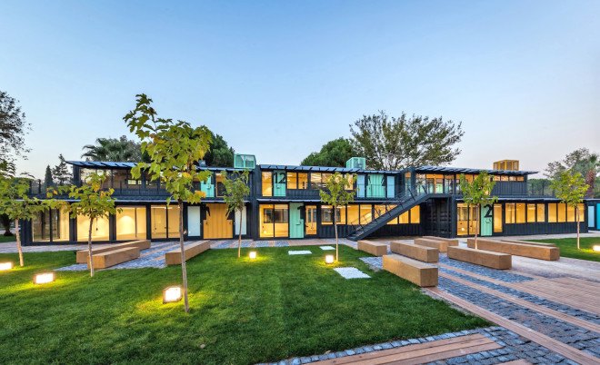 ATÖLYE Labs, cargotecture, shipping containers, repurposed shipping containers, iDEEGE Technopark, iDEEGE Technopark by ATÖLYE Labs, cargotecture tech campus, natural ventilation, repurposed materials,