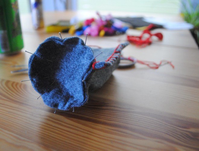 craft, DIY, holidays, christmas, beer, bottle, can, holder, koozie, cozy, sewing, felt, gift, handmade