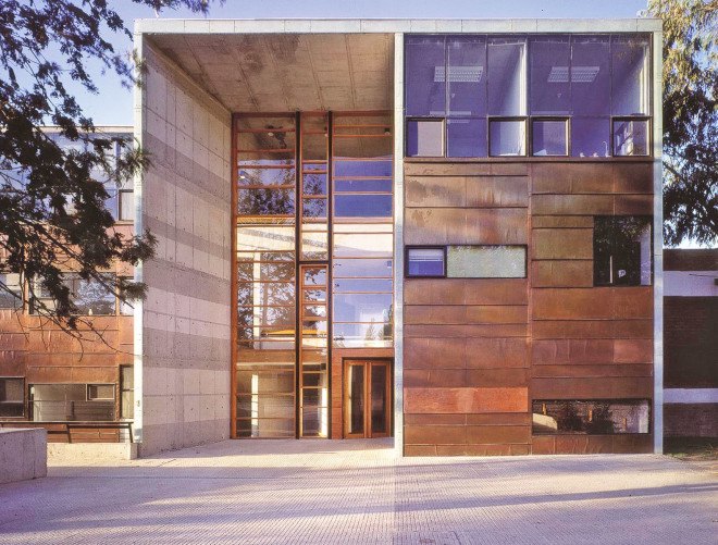 Alejandro Aravena, ELEMENTAL, 2016 Pritzker Prize, Pritzker Prize, Alejandro Aravena Pritzker laureate, 41st Priztker Prize laureate, Priztker Prize laureate, social housing, post-disaster architecture, socially engaged architecture, Constitución Seaside Promenade, Quinta Monroy Housing, UC Innovation Center, Siamese Towers, Bicentennial Childrens Park, Universidad Católica de Chile Medical School, St. Edward’s University, Constitución Cultural Center, Novartis Office Building, Post-Tsunami Sustainable Reconstruction Plan of Constitución