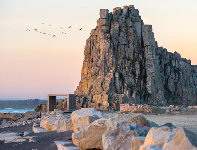 Alejandro Aravena, ELEMENTAL, 2016 Pritzker Prize, Pritzker Prize, Alejandro Aravena Pritzker laureate, 41st Priztker Prize laureate, Priztker Prize laureate, social housing, post-disaster architecture, socially engaged architecture, Constitución Seaside Promenade, Quinta Monroy Housing, UC Innovation Center, Siamese Towers, Bicentennial Childrens Park, Universidad Católica de Chile Medical School, St. Edward’s University, Constitución Cultural Center, Novartis Office Building, Post-Tsunami Sustainable Reconstruction Plan of Constitución