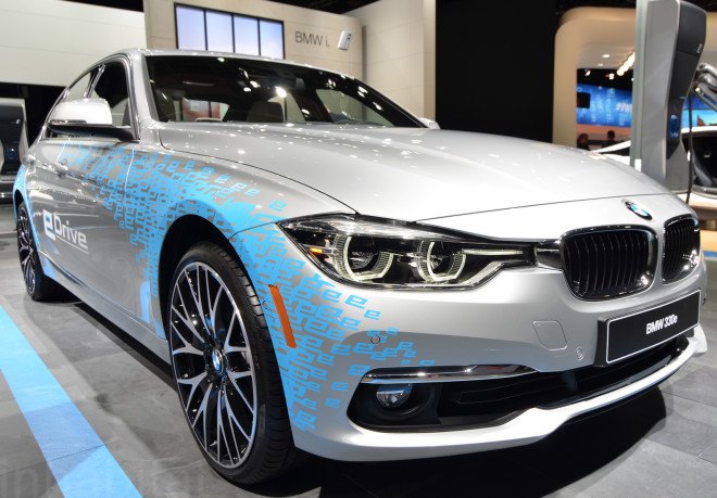 BMW 300e Plug-in Hybrid, BMW, BMW 300e, 2016 Detroit Auto Show, NAIAS 2016, Detroit Auto Show, NAIAS, electric vehicles, green cars, green transportation, sustainable transportation, plug-in hybrid, hybrid car, hybrid-electric vehicle, hybrids