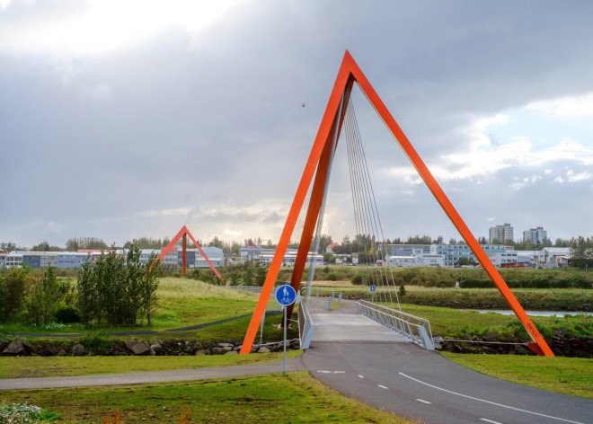 Teiknistofan Tröð, Geirsnef peninsula, bicycle bridge, pedestrian bridge, land art, Elliðaár’s estuary, Elliðaár, Iceland, Reykjavík, LEDs, pyramidal bridge, Bridges by Teiknistofan Tröð