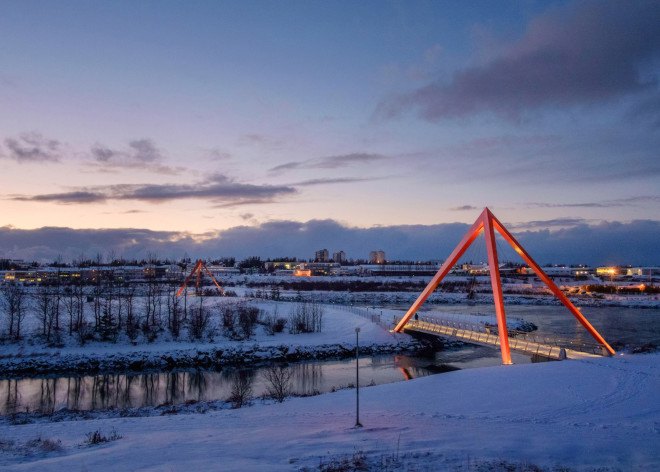 Teiknistofan Tröð, Geirsnef peninsula, bicycle bridge, pedestrian bridge, land art, Elliðaár’s estuary, Elliðaár, Iceland, Reykjavík, LEDs, pyramidal bridge, Bridges by Teiknistofan Tröð