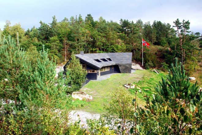 Cabin Ryfylke, Cabin Ryfylke by Pir II and Resell Arkitektur, Pir II, Resell Arkitektur, cabin, wood-burning stove, Norwegian slate, slate shingles, slate facade, weather-resistant cabin, cabin architecture, Norwegian cabin, remote cabin, acetylated wood