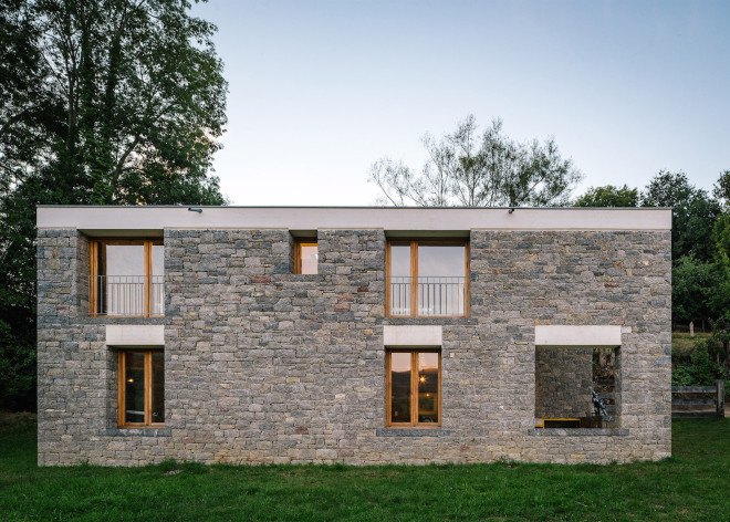 PYO Arquitectos, Casa Tmolo, Casa Tmolo by PYO Arquitectos, renovation, farmhouse turned home, farmhouse renovation, stable renovation, Asturias architecture, locally sourced stone, stable doors,