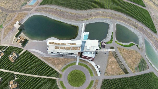 luxury resort, wine resort, Hotel Casa de Uco, Alberto Tonconogy y Asociados, lightweight, natural light, mulit-use spaces, green hotel, minimalist design, winery, Argentina