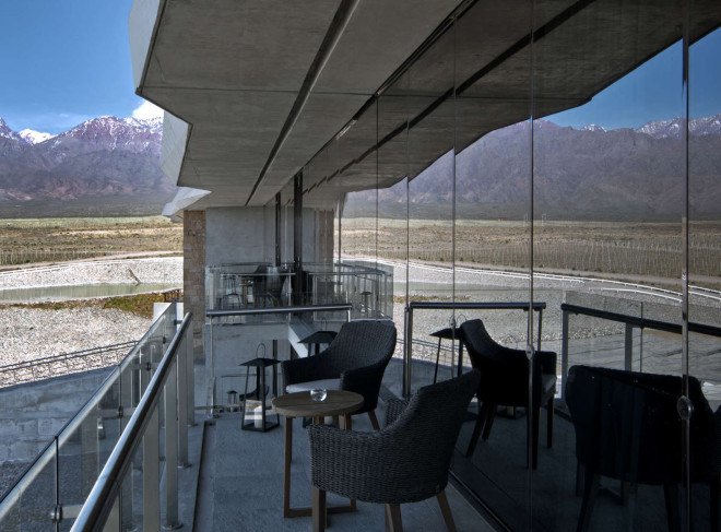 luxury resort, wine resort, Hotel Casa de Uco, Alberto Tonconogy y Asociados, lightweight, natural light, mulit-use spaces, green hotel, minimalist design, winery, Argentina