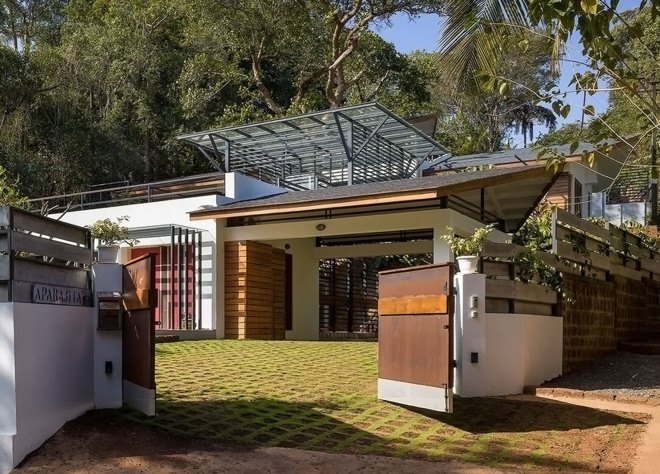 Rubber Soul architect, Goa India, courtyard, India architecture, wooden deck, private residence, green architecture, natural light
