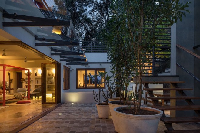 Rubber Soul architect, Goa India, courtyard, India architecture, wooden deck, private residence, green architecture, natural light