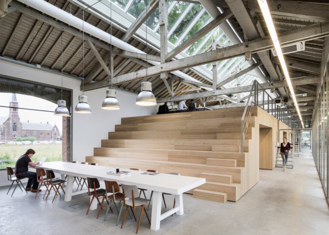 The Houtloods, Bedaux de Brouwer, train shed office by Bedaux de Brouwer, Houtloods by Bedaux de Brouwer, adaptive reuse, adaptive reuse office, industrial chic, renovated building, renovated railway building, Spoorzone,