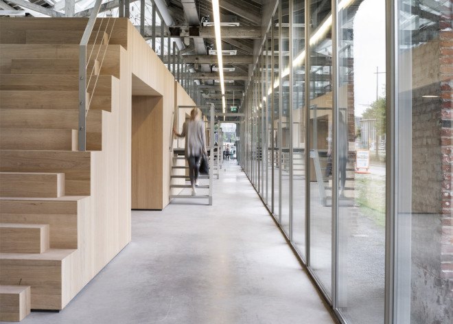 The Houtloods, Bedaux de Brouwer, train shed office by Bedaux de Brouwer, Houtloods by Bedaux de Brouwer, adaptive reuse, adaptive reuse office, industrial chic, renovated building, renovated railway building, Spoorzone,