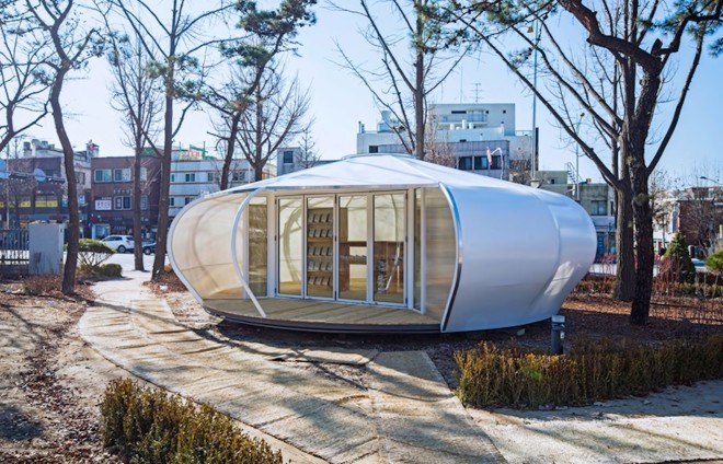 ArchiWorkshop, Mobile Library, mobile libraries, tiny library, tiny library structure, Mobile Library by ArchiWorkshop, Seoul, Seoul Innovation Park, Seoul art installations, scaffolding art installation, temporary pavilions