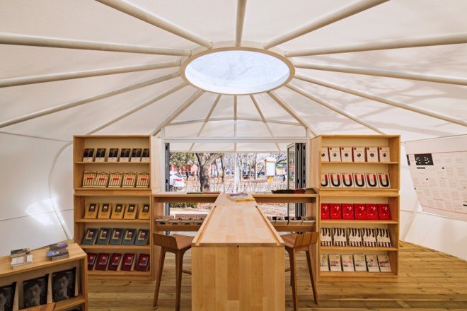 ArchiWorkshop, Mobile Library, mobile libraries, tiny library, tiny library structure, Mobile Library by ArchiWorkshop, Seoul, Seoul Innovation Park, Seoul art installations, scaffolding art installation, temporary pavilions