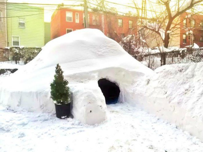 NYC Blizzard 2016, nyc snow, nyc igloo for rent, alt lifestyle, nyc small spaces, nyc igloo, nyc snow, green building, igloos for rent, nyc igloos, greenpoint igloo
