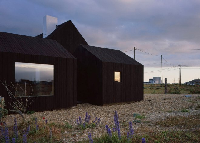 Dungeness, black-stained timber, black cabins, glazed corridor, Rodić Davidson Architects, North Vat, North Vat by Rodić Davidson Architects, skylights, larch cabin, black stained larch, Kent,