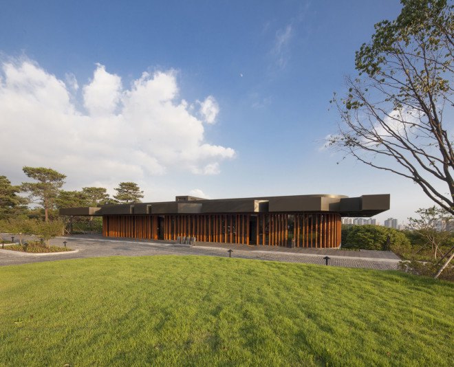 Taekwang Country Club, Taekwang Country Club Café, Mecanoo, golf course, green architecture, canopy, steel roof, natural light