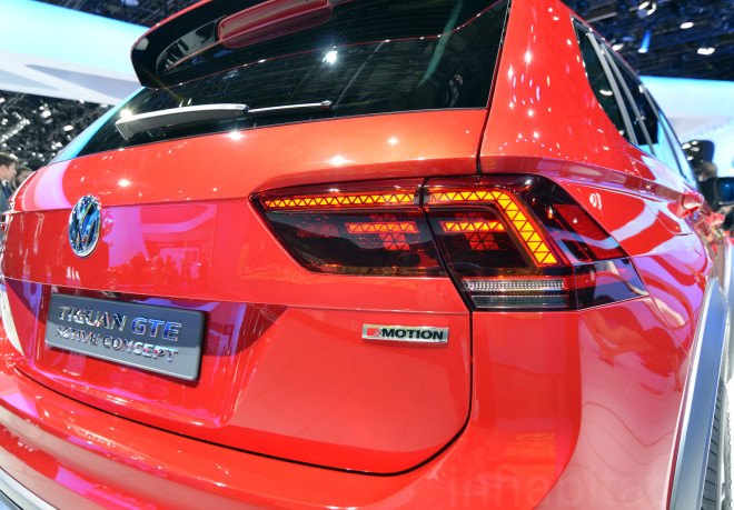 vw, vw tiguan, vw tiguan gte active concept, vw plug-in hybrid, 2016 detroit auto show, detroit auto show, volkswagen, plug-in hybrid, electric car, electric motor, green car, green transportation