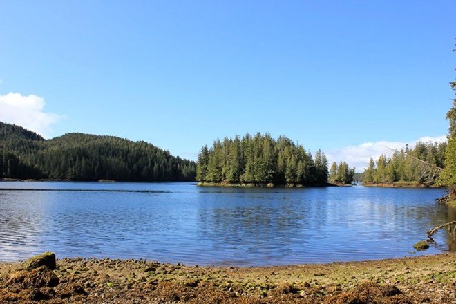 Canada, first nations, native american, aboriginal, Kisameet Bay, British Columbia, University of British Columbia, superbugs, antibiotic resistance, ESKAPE bacteria, clay, medical research