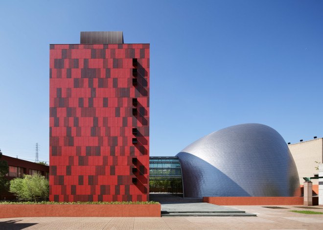 k/o design studio, japanese architecture, tokyo architecture, Kanagawa, facade, facade design, metal sheet facade, japan, school, curved building, curved interior, curved walls, cladding
