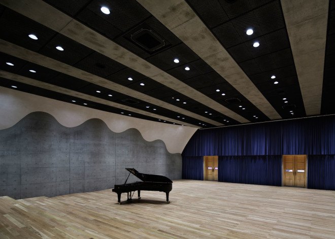 k/o design studio, japanese architecture, tokyo architecture, Kanagawa, facade, facade design, metal sheet facade, japan, school, curved building, curved interior, curved walls, cladding
