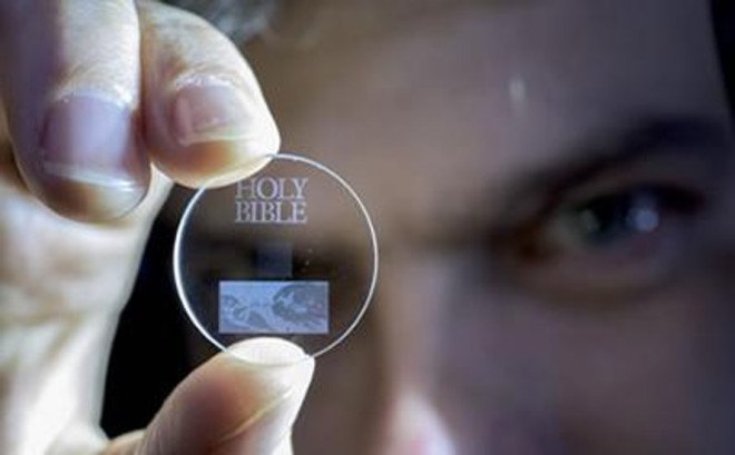 5d data storage, 5d glass discs, data storage, glass, perpetual data storage, university of southampton, Optoelectronics Research Center, data integrity