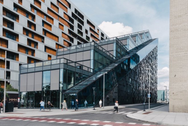 DnB West-Building by Dark, Barcode development, green roofs, roof terrace, Barcode Norway, Norway, mixed use development, Oslo, Oslo architecture, Barcode Architecture, Dark, West-Building, DnB west building, DnB headquarters at Barcode, green roofed architecture, terraced architecture