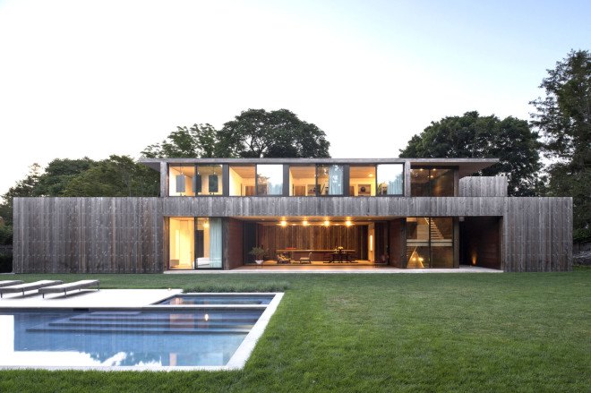 Elisabeth II concrete house, Bates Masi Architects, concrete house in Amagansett, cedar-clad house, acoustic performance, noise reducing house, cedar board cladding, natural building materials, thermal insulation, green architecture in New York, timber cladding, green materials, noise pollution