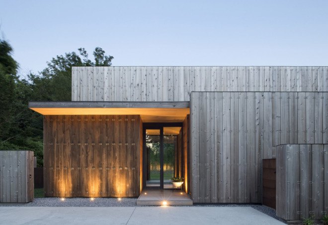 Elisabeth II concrete house, Bates Masi Architects, concrete house in Amagansett, cedar-clad house, acoustic performance, noise reducing house, cedar board cladding, natural building materials, thermal insulation, green architecture in New York, timber cladding, green materials, noise pollution