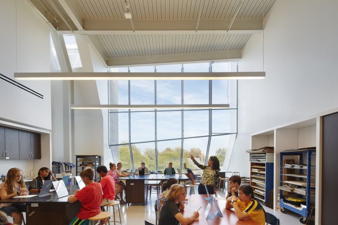 Valerio Dewalt Train Associates, Gordon Parks Arts Hall, green campus, University of Chicago campus, green architecture, performance spaces, art gallery, music hall, theater space, Chicago