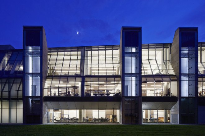 Valerio Dewalt Train Associates, Gordon Parks Arts Hall, green campus, University of Chicago campus, green architecture, performance spaces, art gallery, music hall, theater space, Chicago